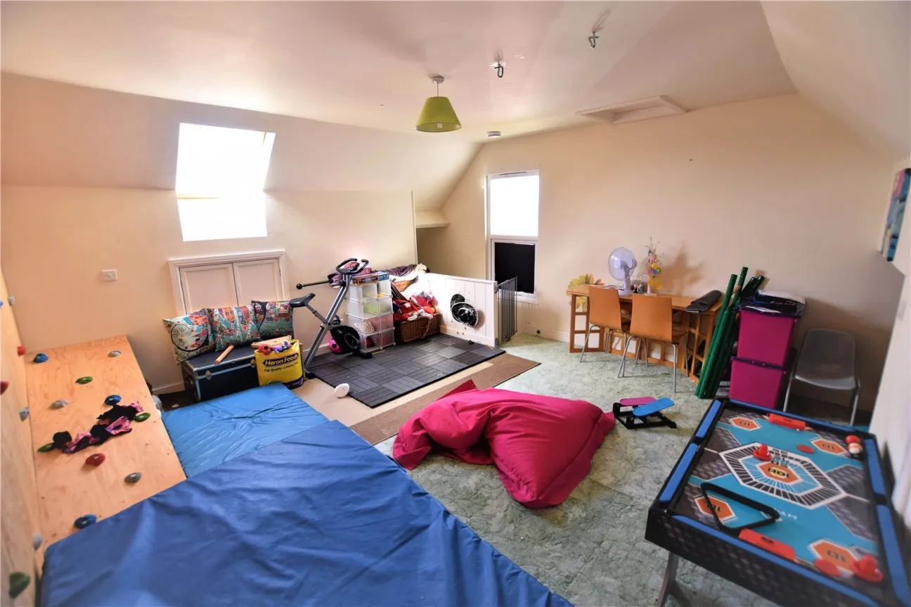 7 Bed  Property  For Sale