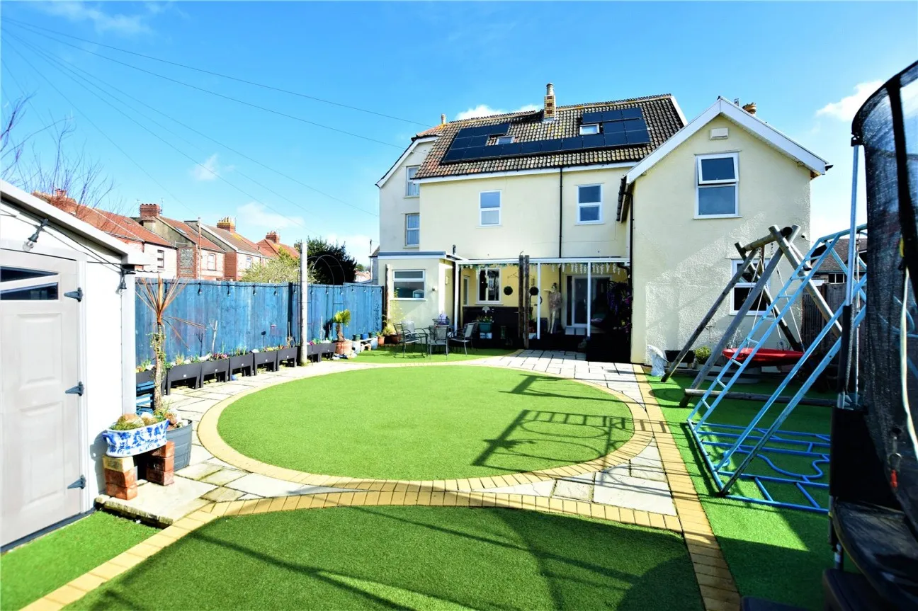 7 Bed  Property  For Sale