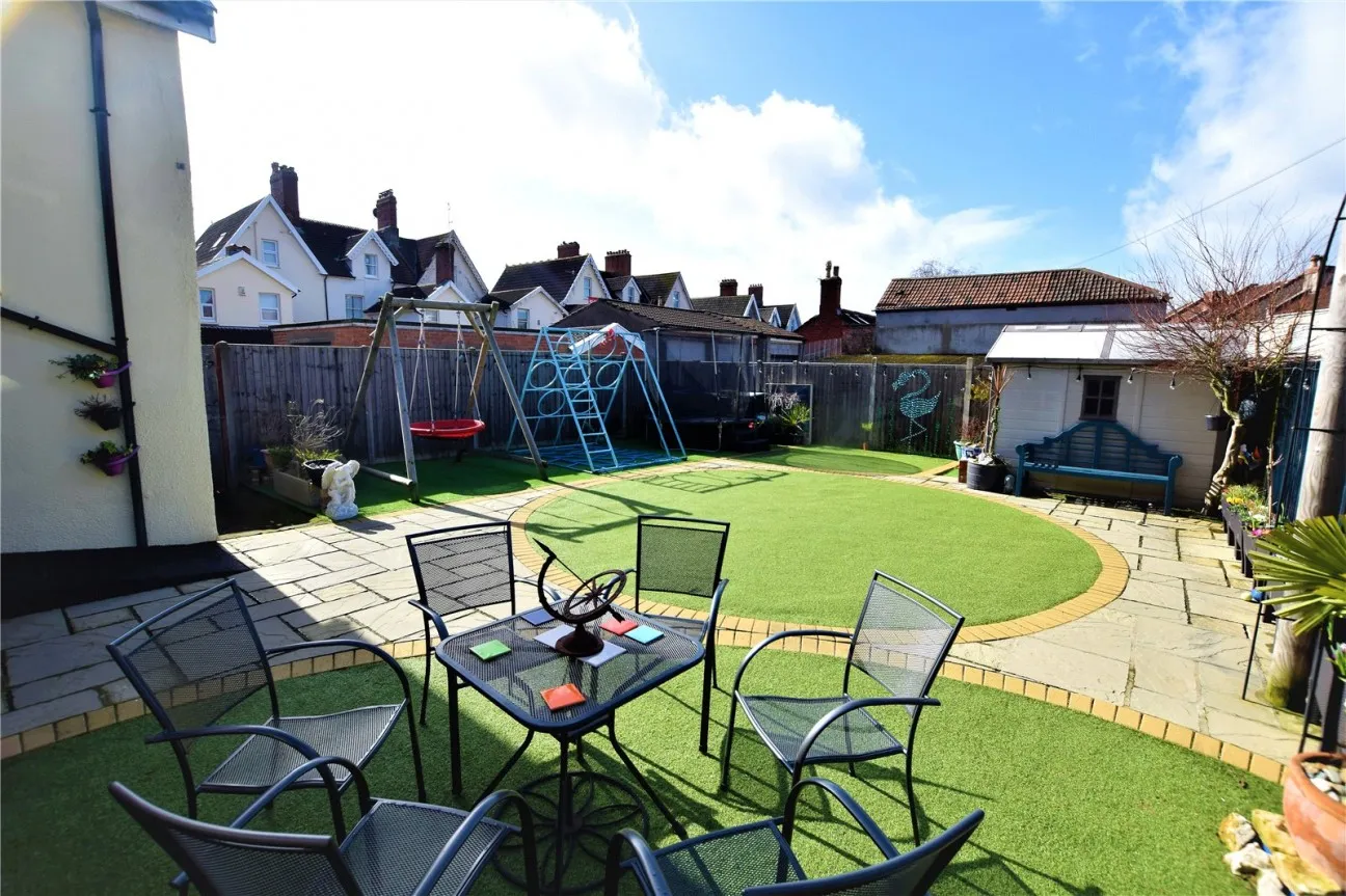 7 Bed  Property  For Sale