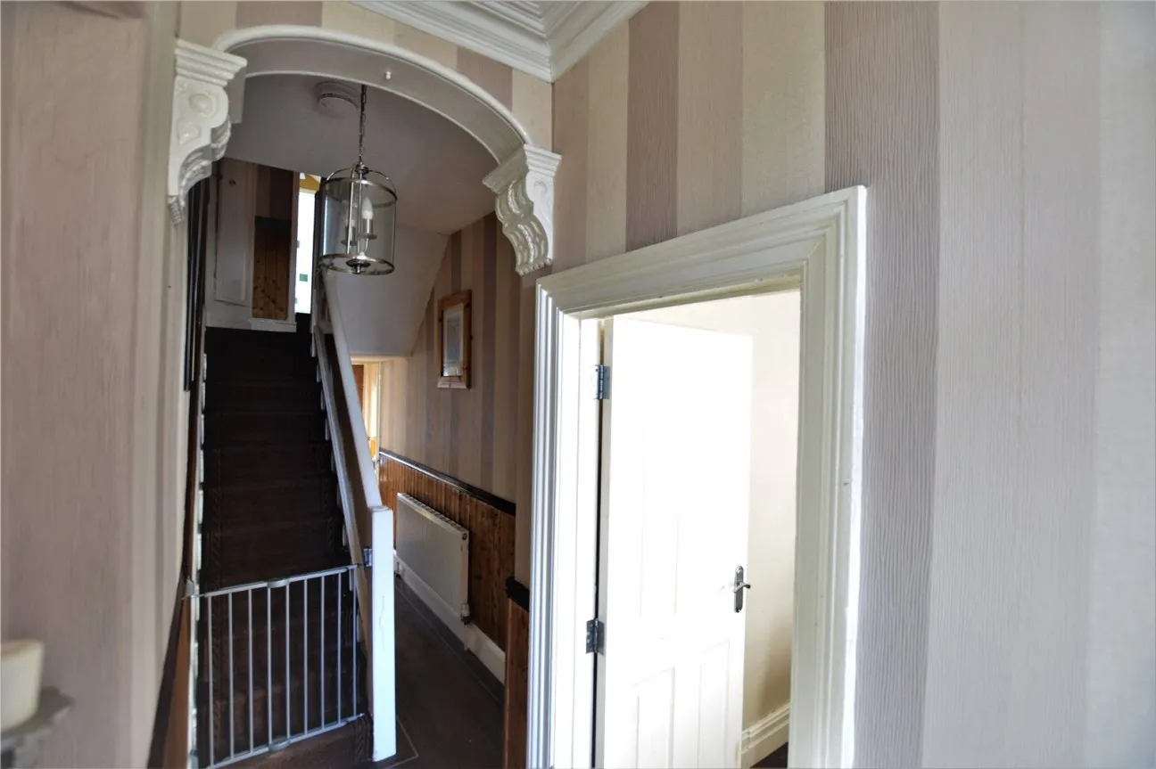 7 Bed  Property  For Sale