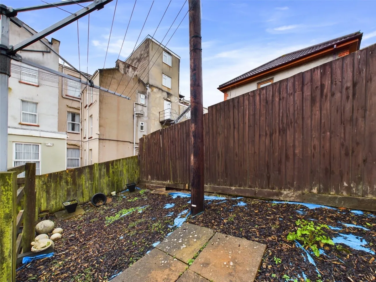 3 Bed  Property  Under Offer