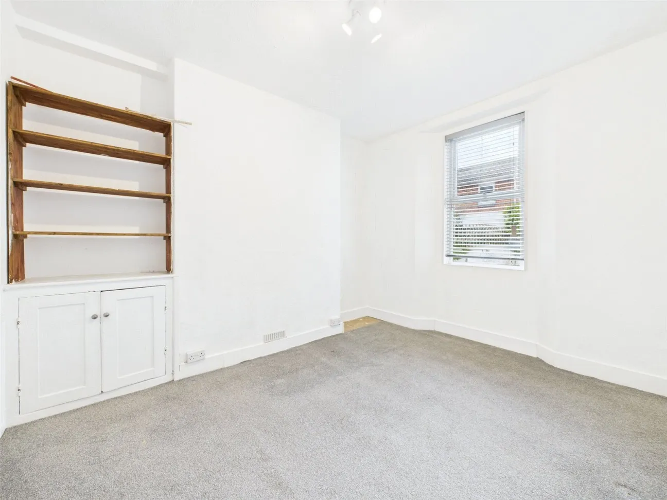 3 Bed  Terraced House  For Sale