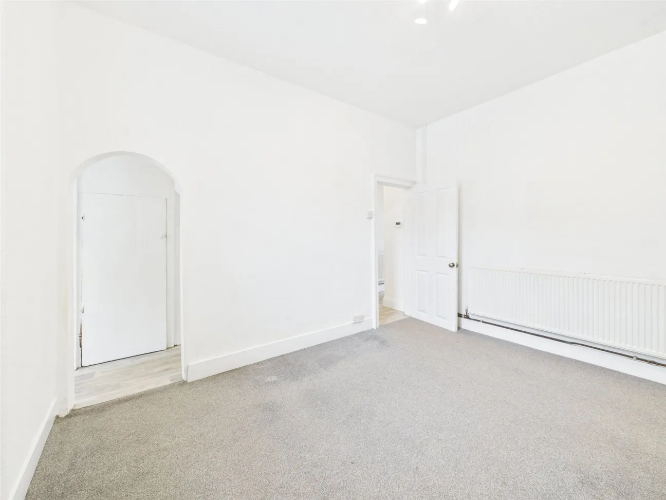 3 Bed  Terraced House  For Sale