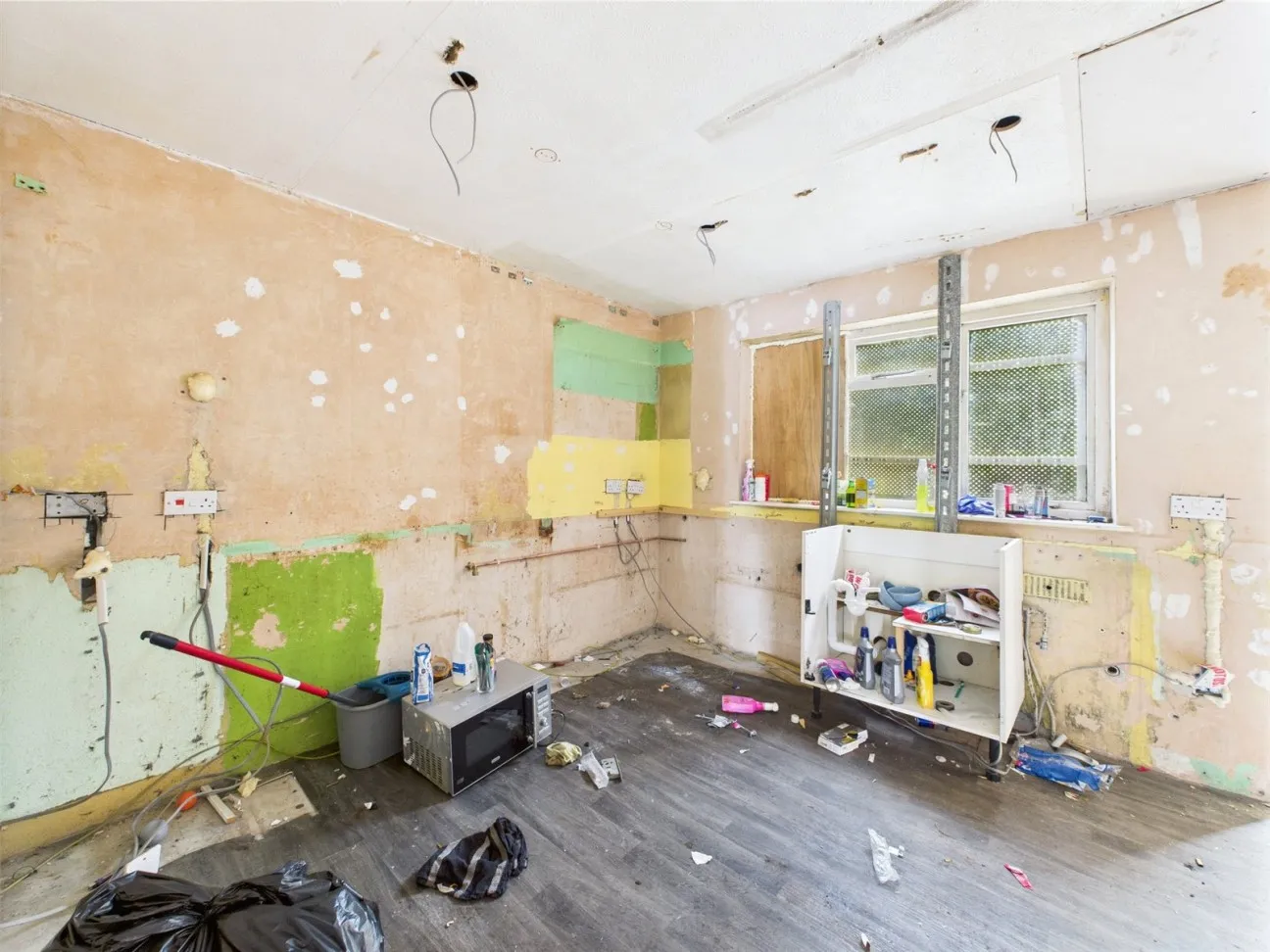 3 Bed  Terraced House  For Sale