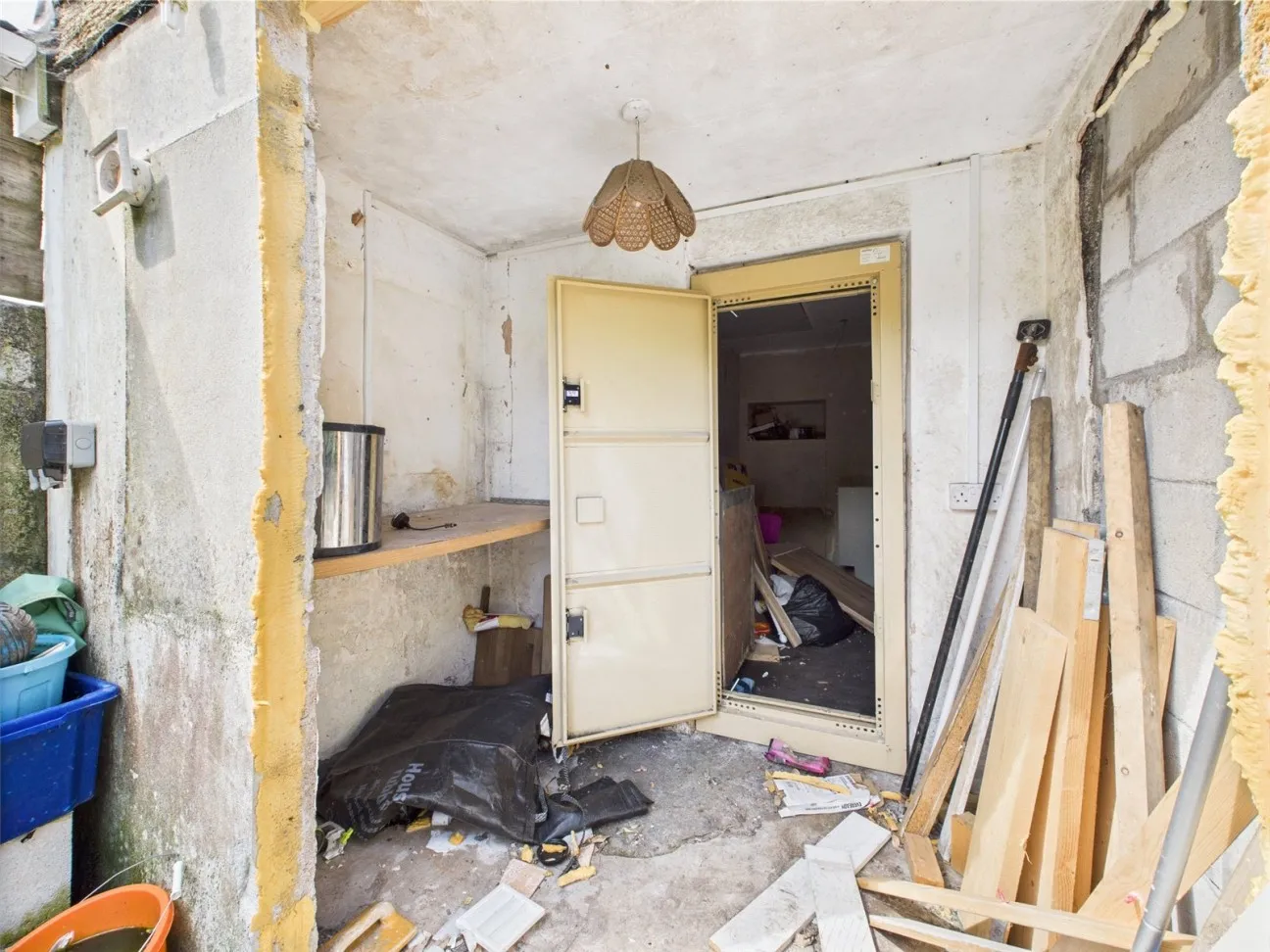3 Bed  Terraced House  For Sale