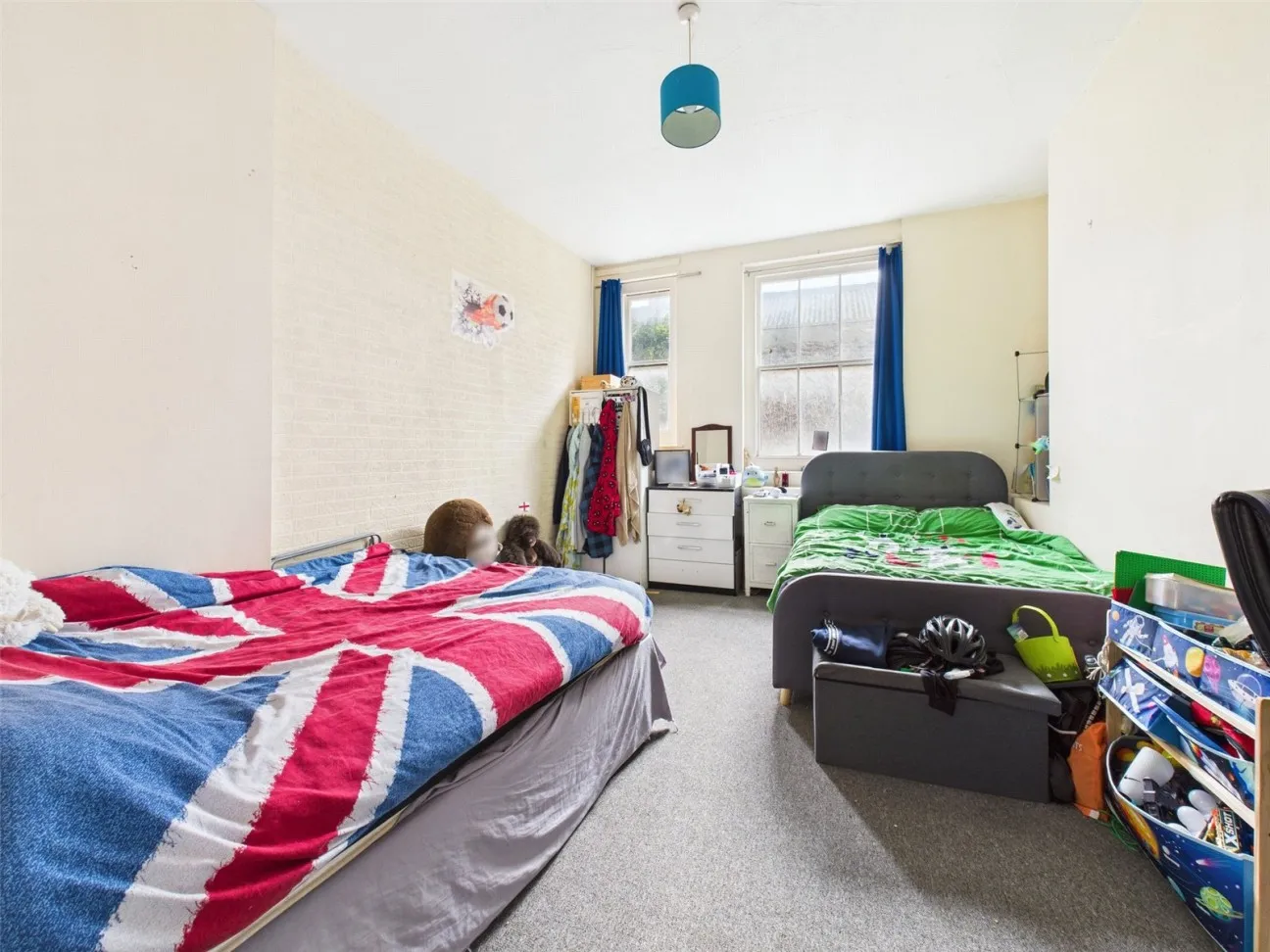 5 Bed  Property  For Sale