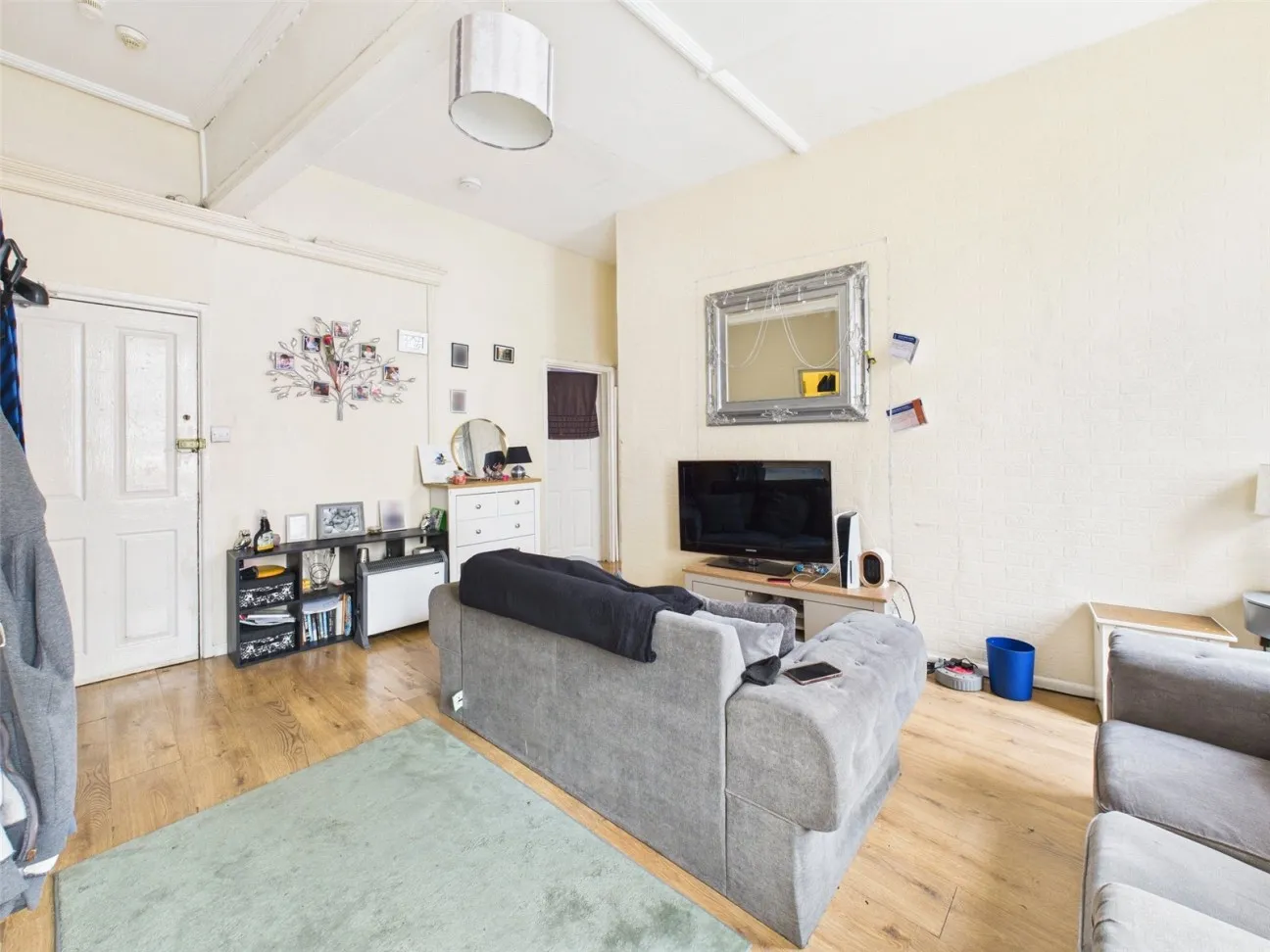 5 Bed  Property  For Sale