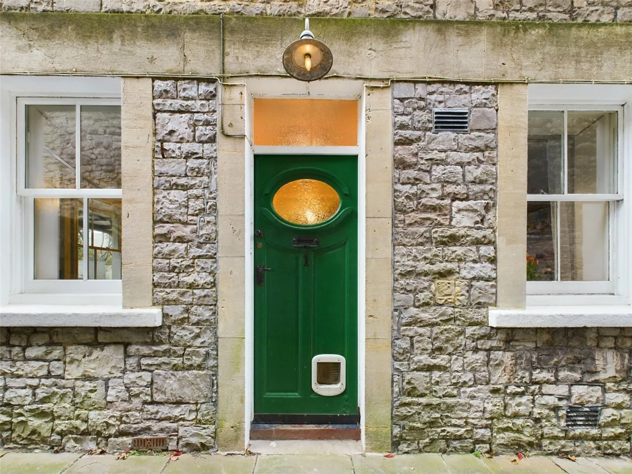 2 Bed  Property  Under Offer