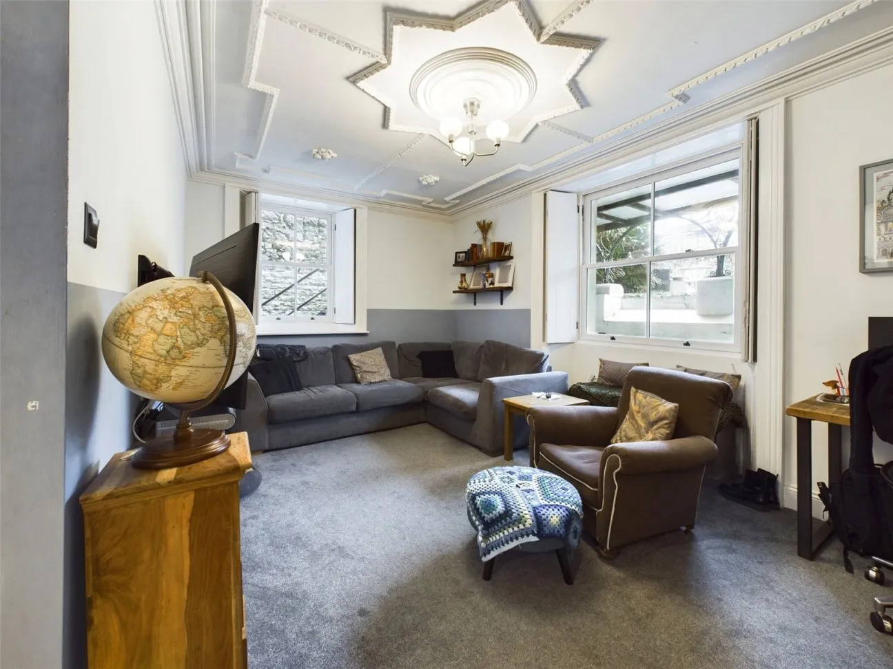 2 Bed  Property  Under Offer