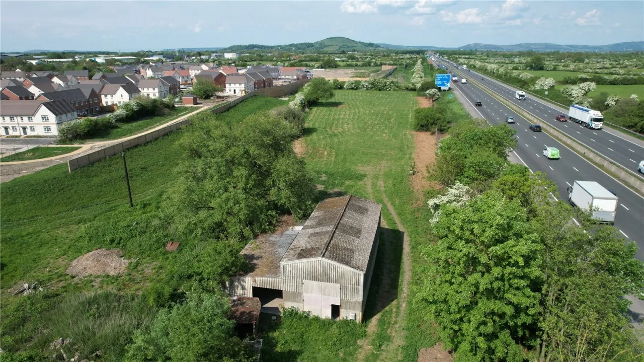 GARAGE / STORAGE  Land (Residential)  For Sale