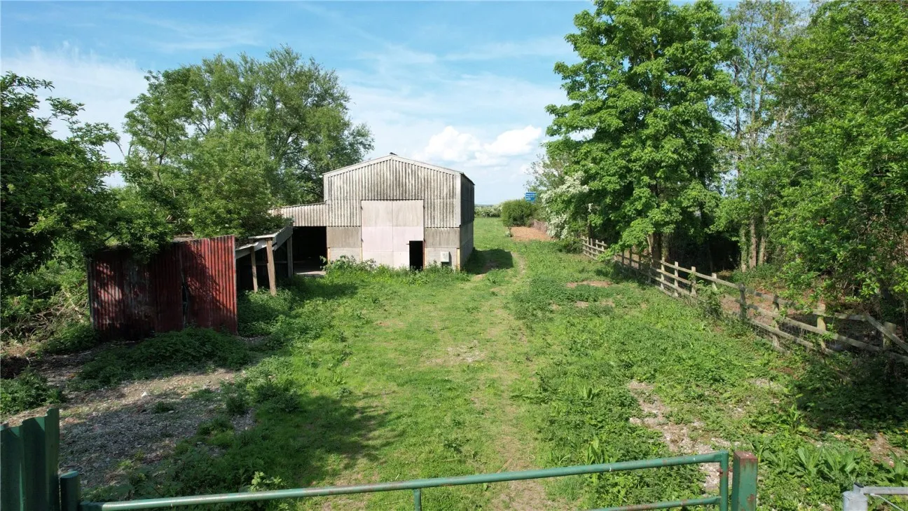 GARAGE / STORAGE  Land (Residential)  For Sale