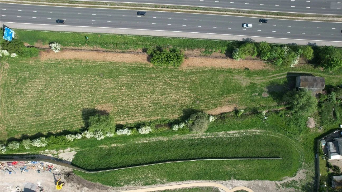 GARAGE / STORAGE  Land (Residential)  For Sale