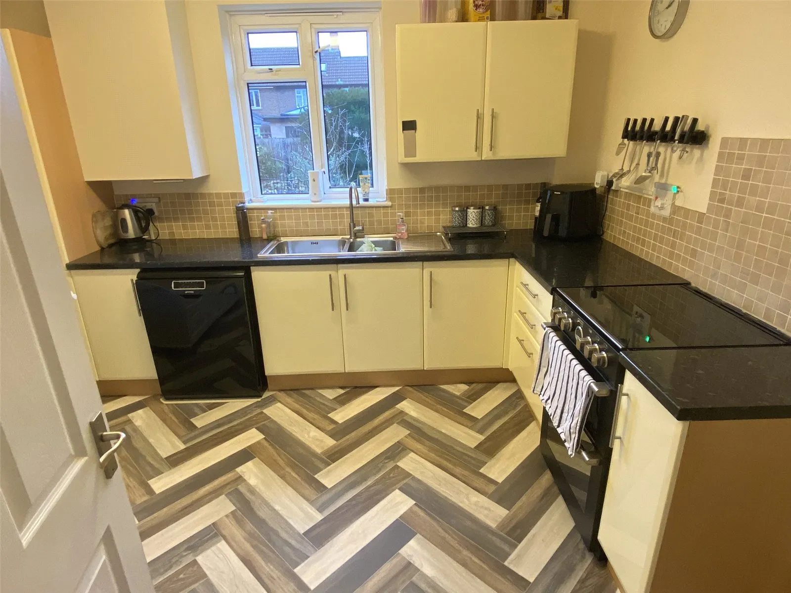 2 bed Semi-Detached