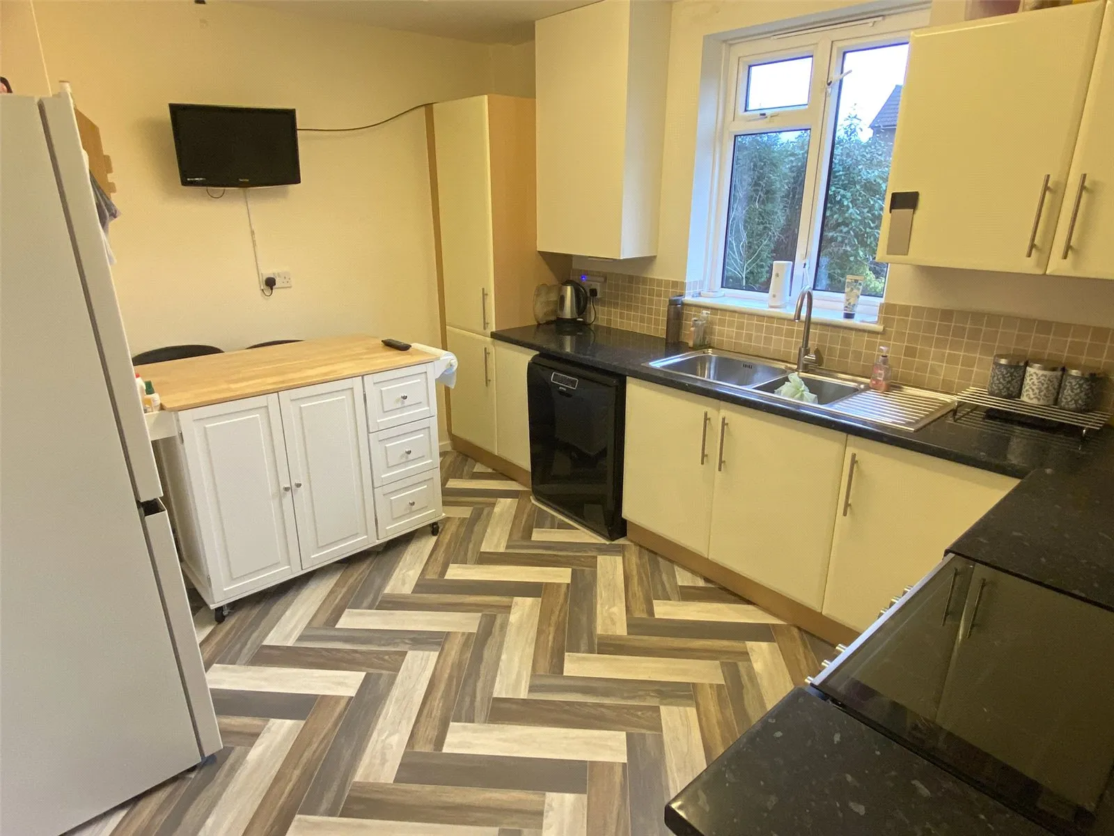 2 bed Semi-Detached