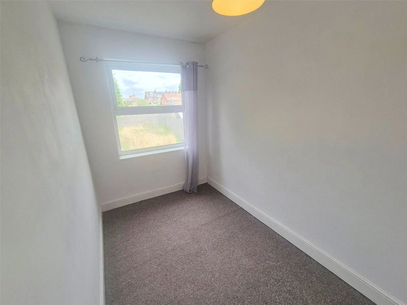 3 bed End of Terrace