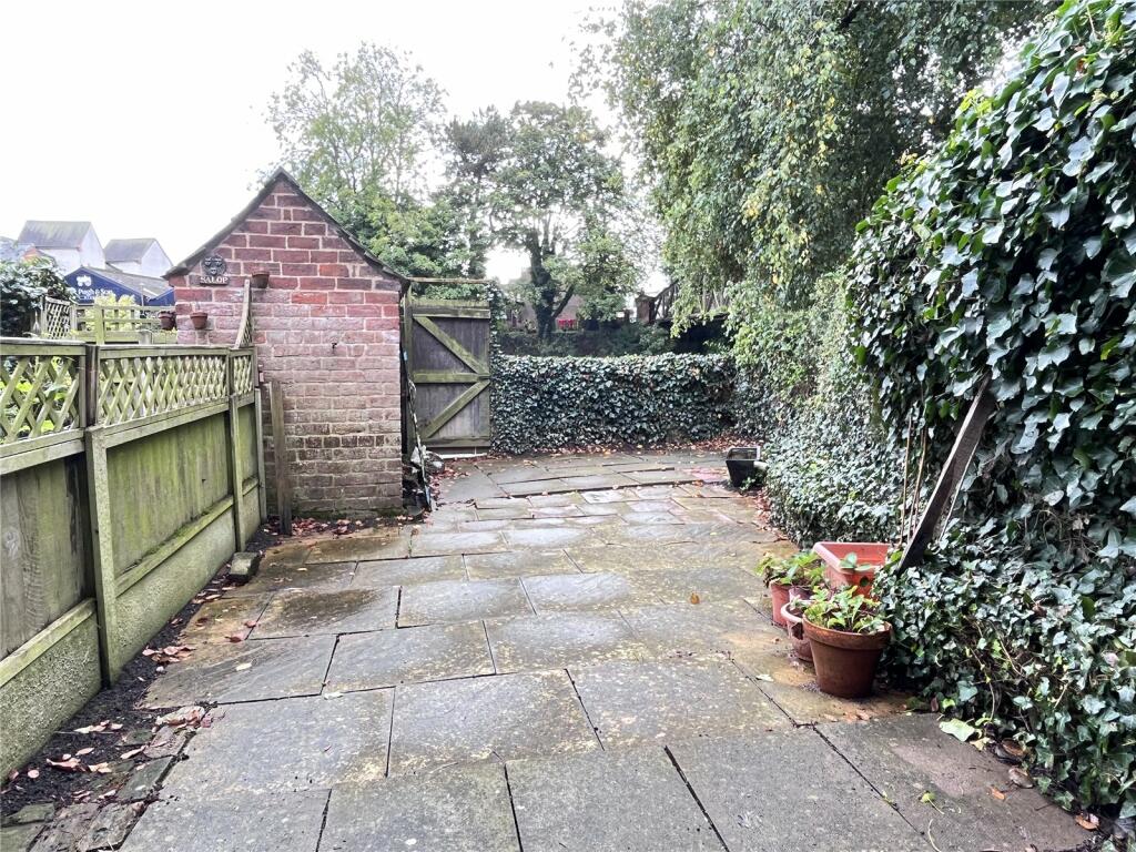 2 bed End of Terrace