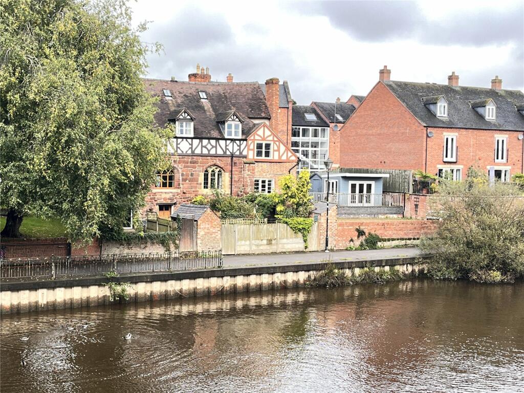 2 bed End of Terrace