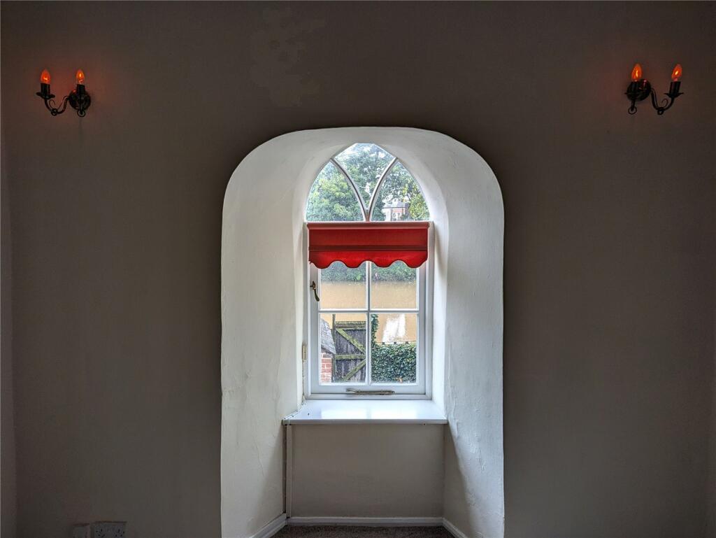 2 bed End of Terrace