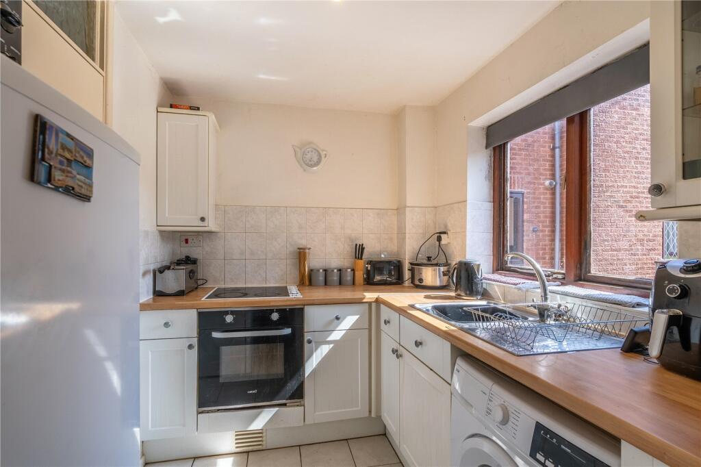 1 bed Maisonette