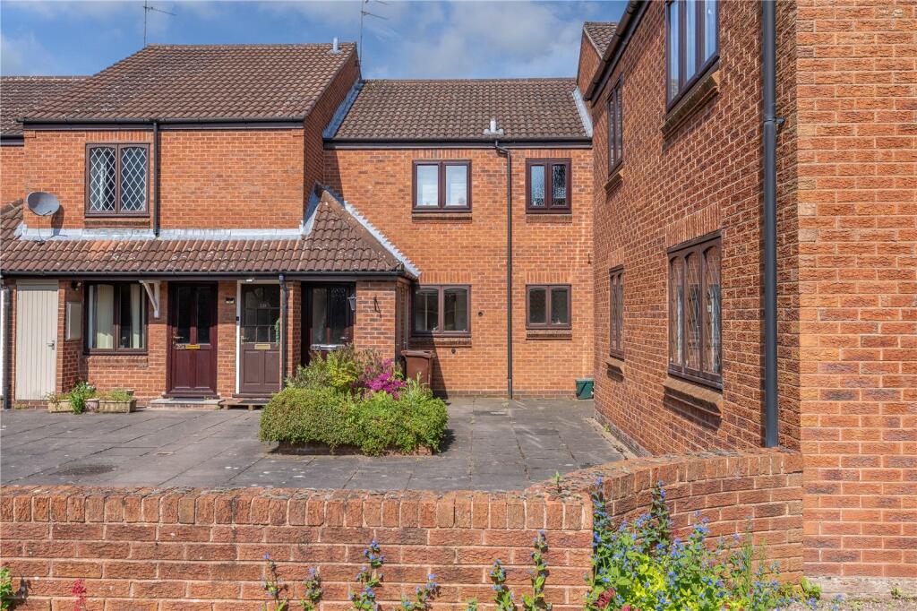 1 bed Maisonette