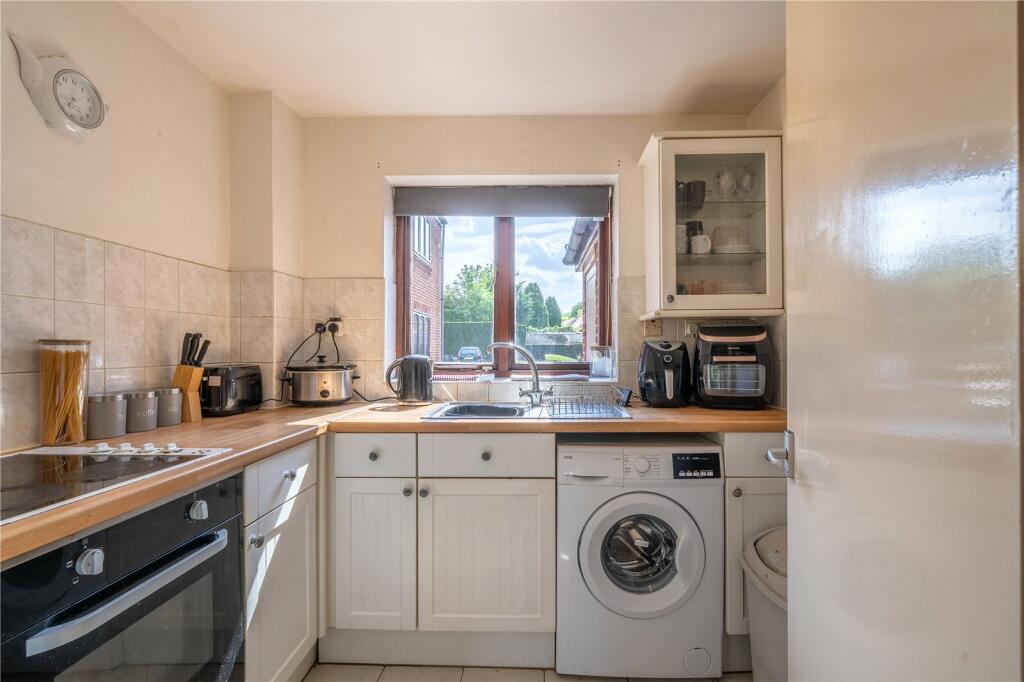 1 bed Maisonette