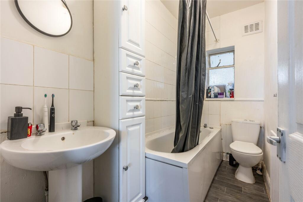 2 bed Semi-Detached Bungalow