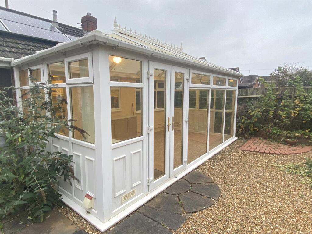 2 bed Detached Bungalow