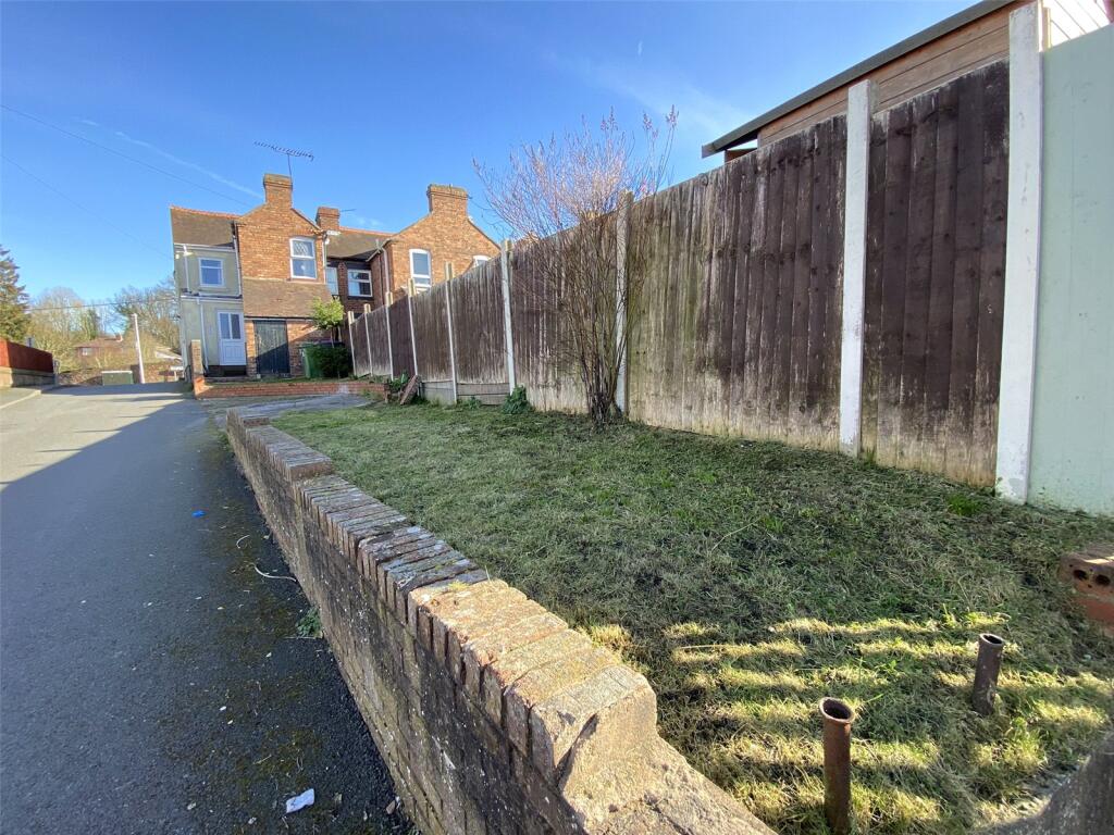 2 bed End of Terrace