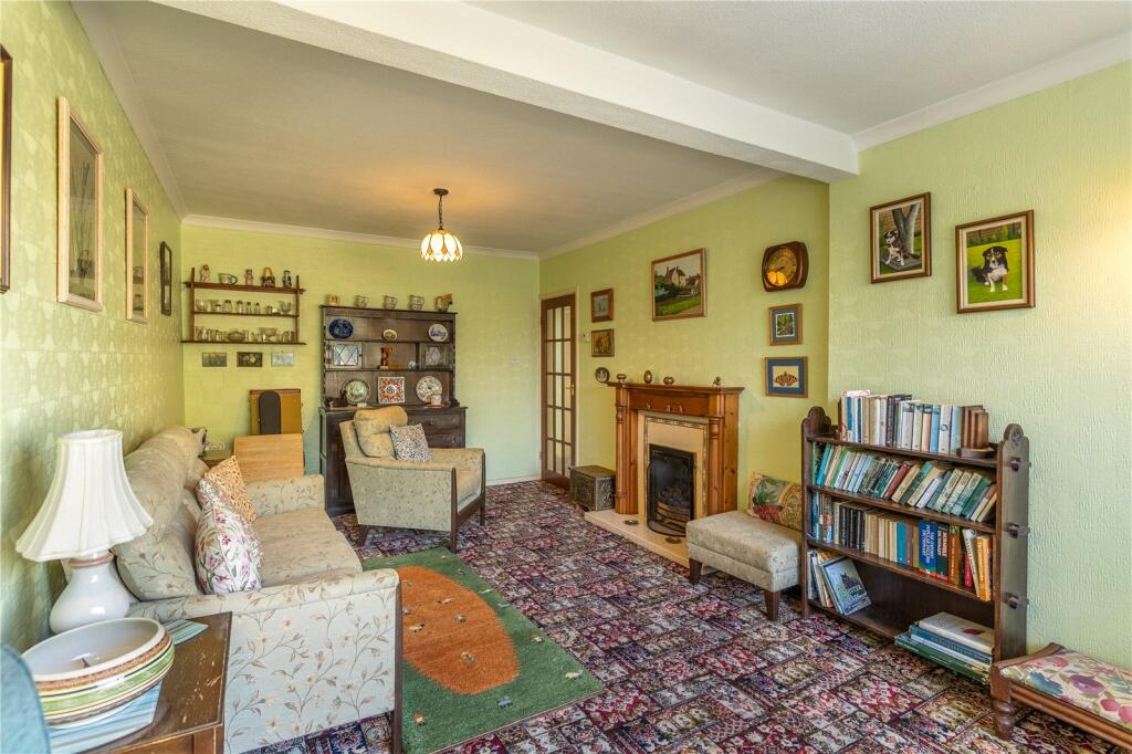 2 bed Semi-Detached Bungalow