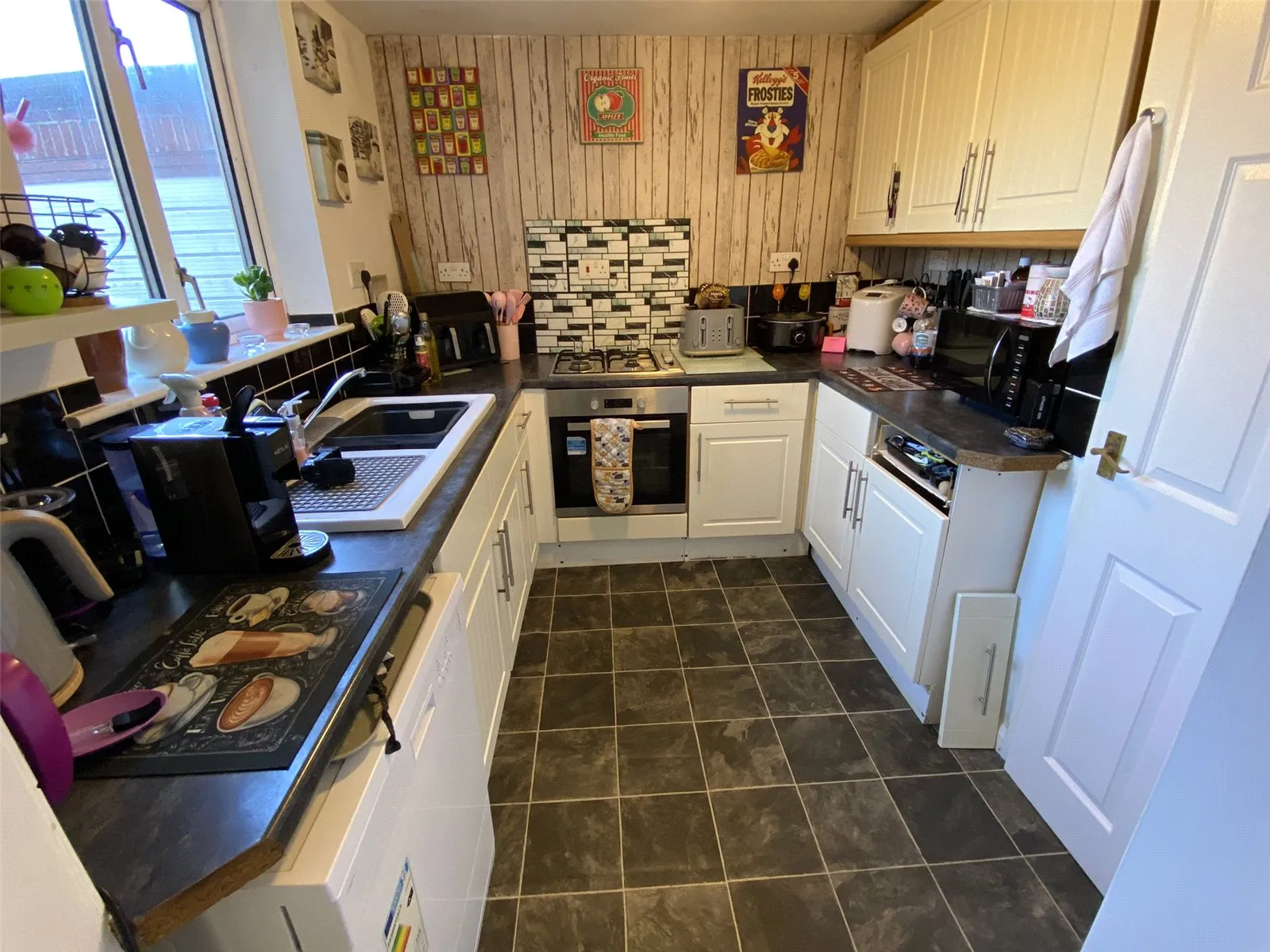 3 bed End of Terrace