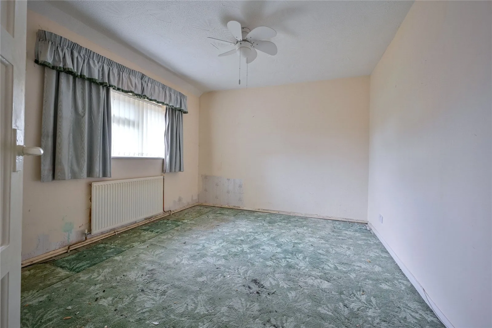 3 bed End of Terrace