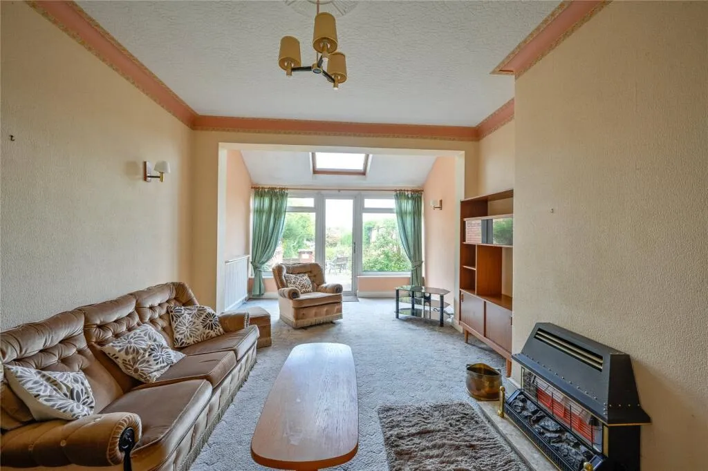 4 bed Semi-Detached