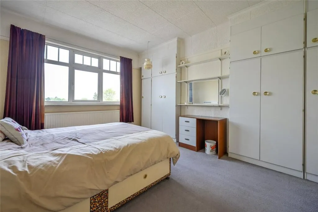 4 bed Semi-Detached