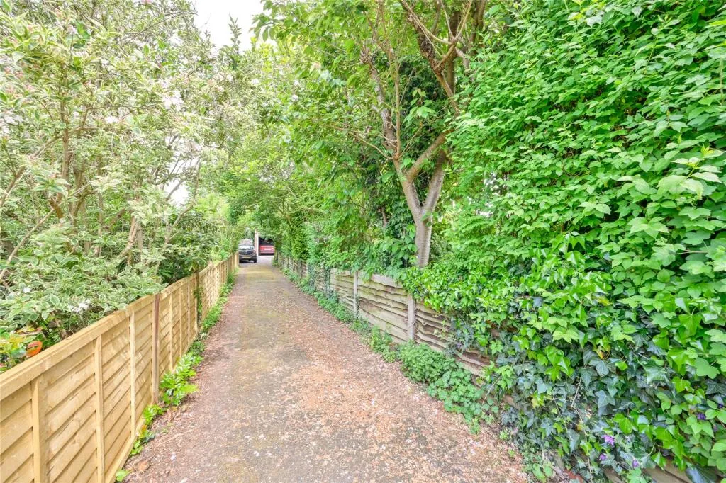 4 bed Semi-Detached