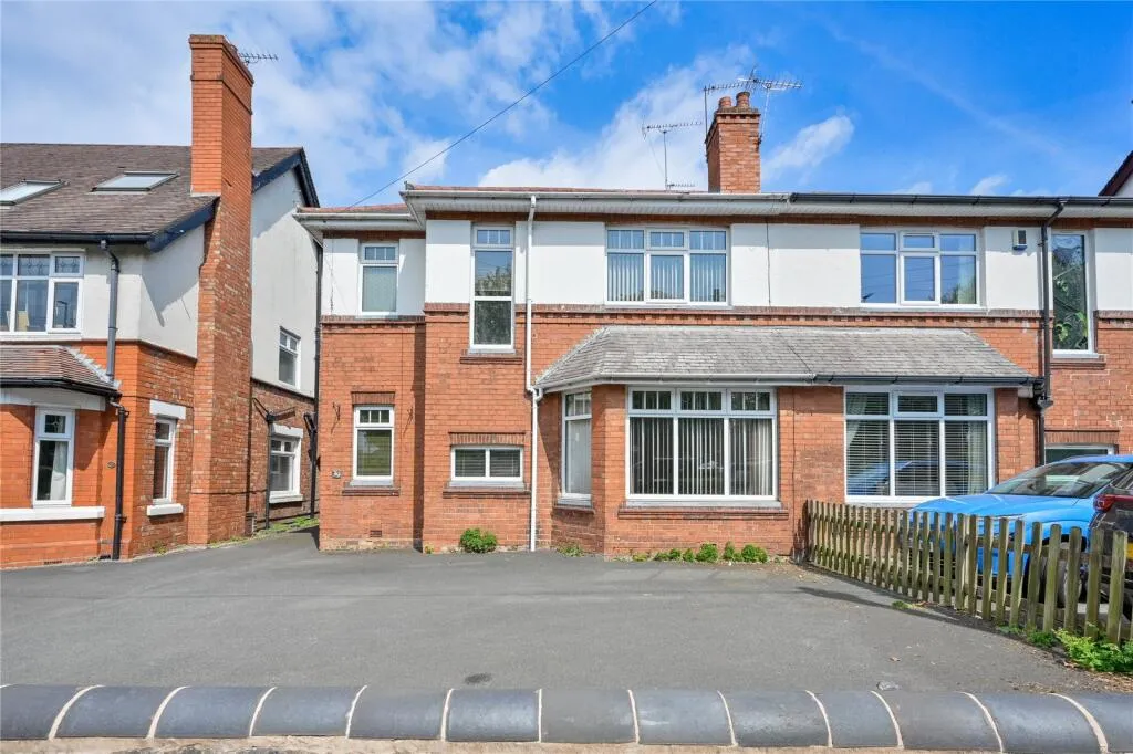 4 bed Semi-Detached