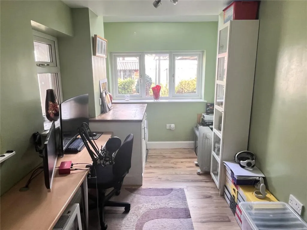 3 bed Semi-Detached