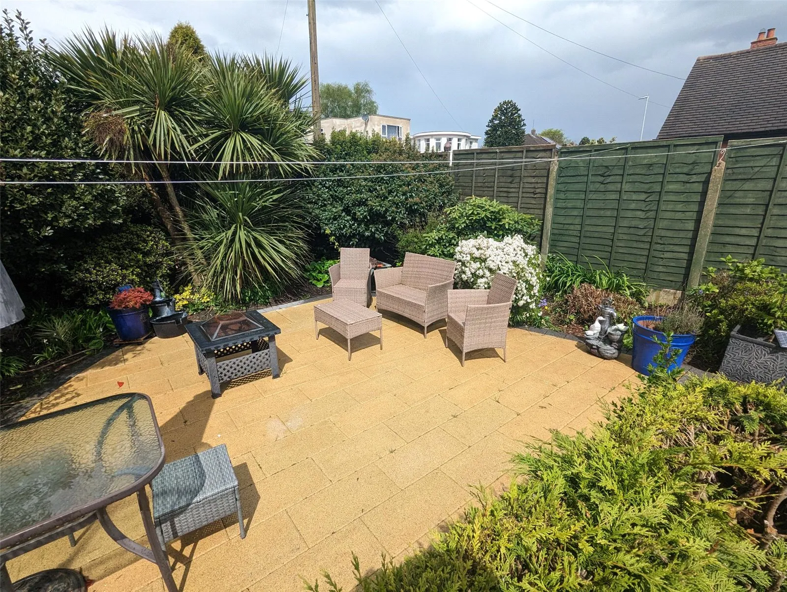 5 bed Detached