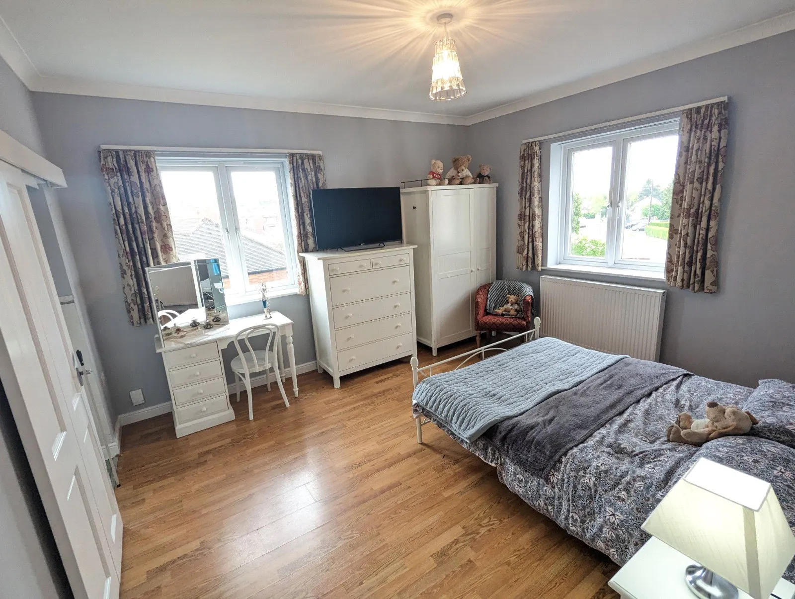 5 bed Detached