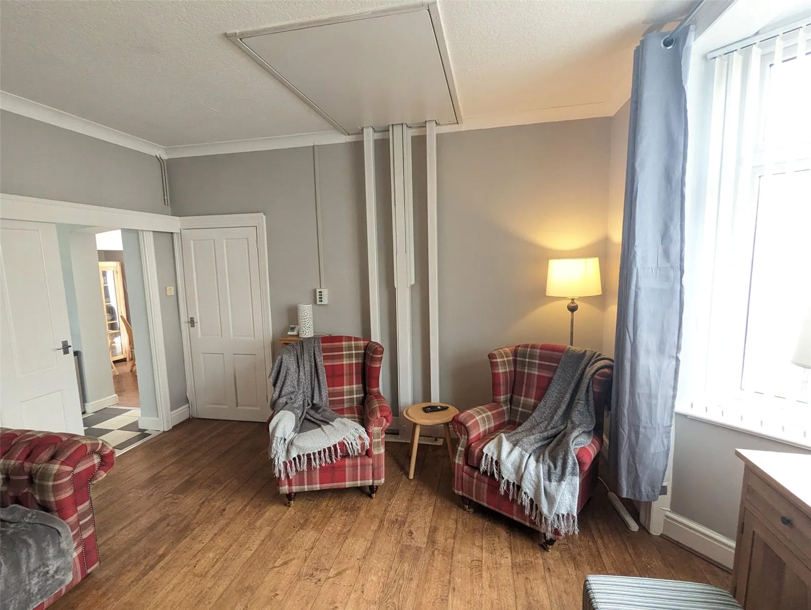 5 bed Detached