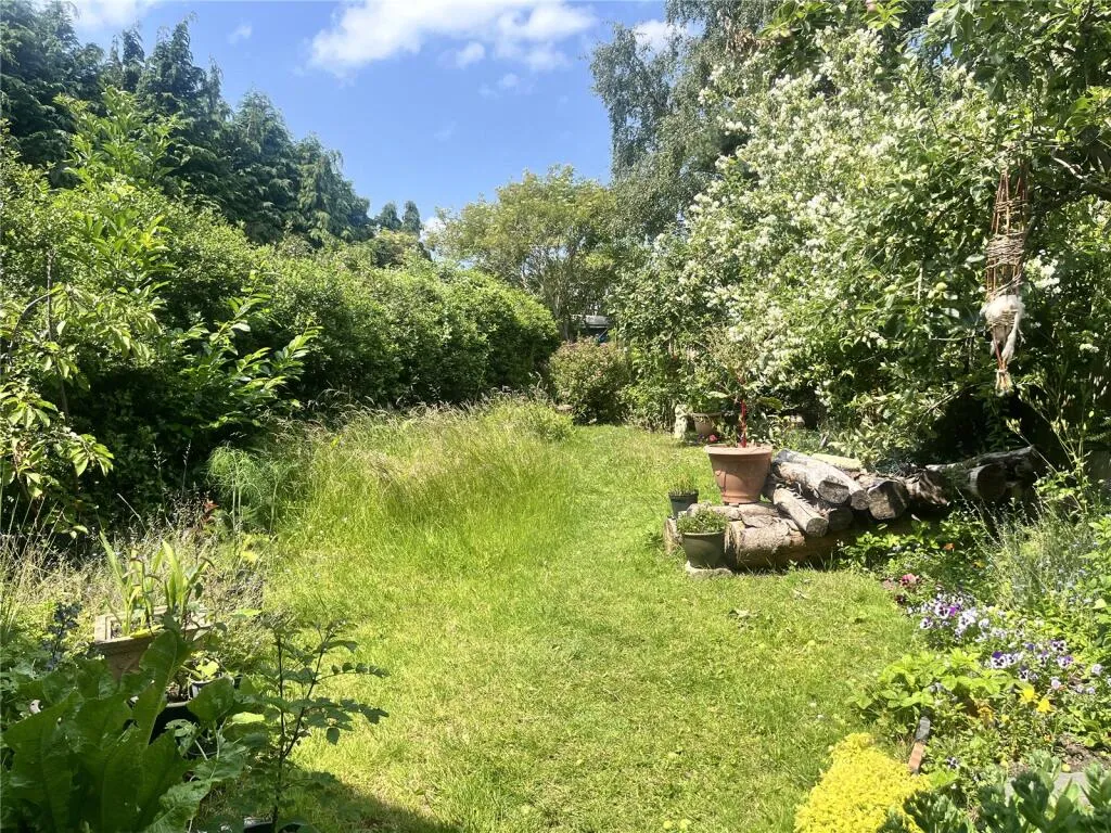 4 bed Semi-Detached