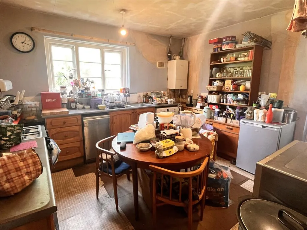 4 bed Semi-Detached