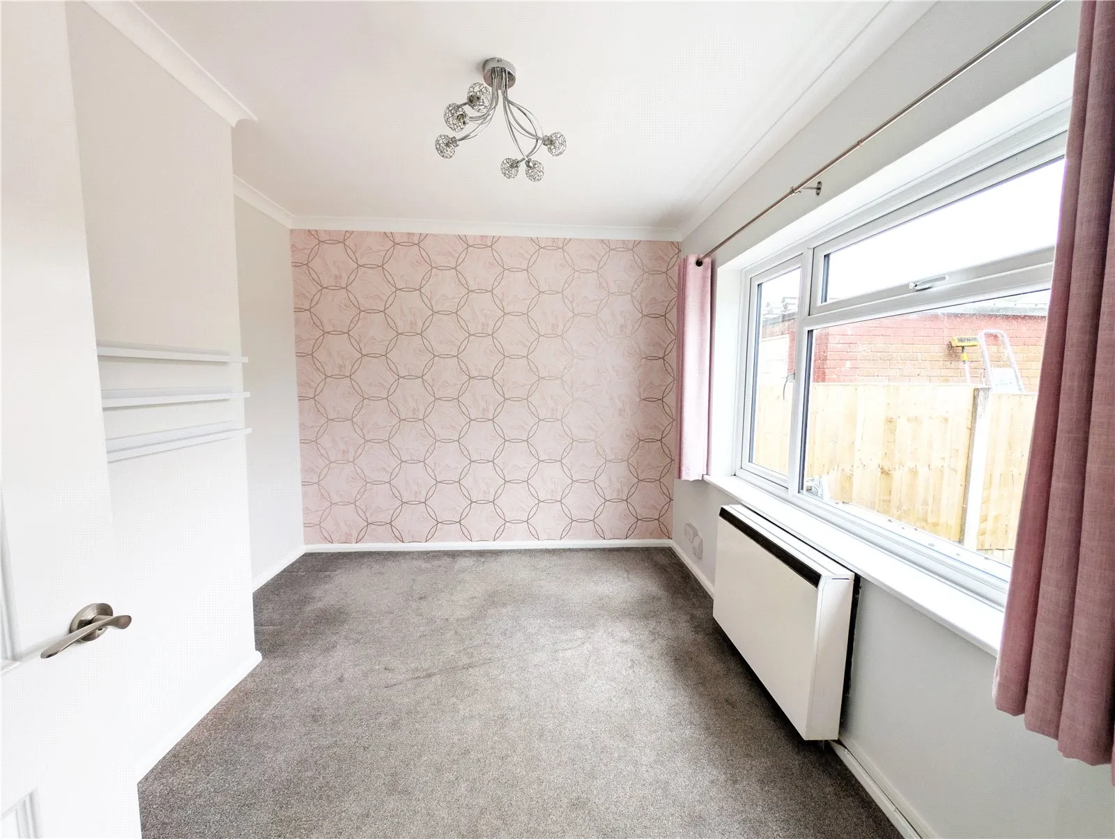 3 bed End of Terrace