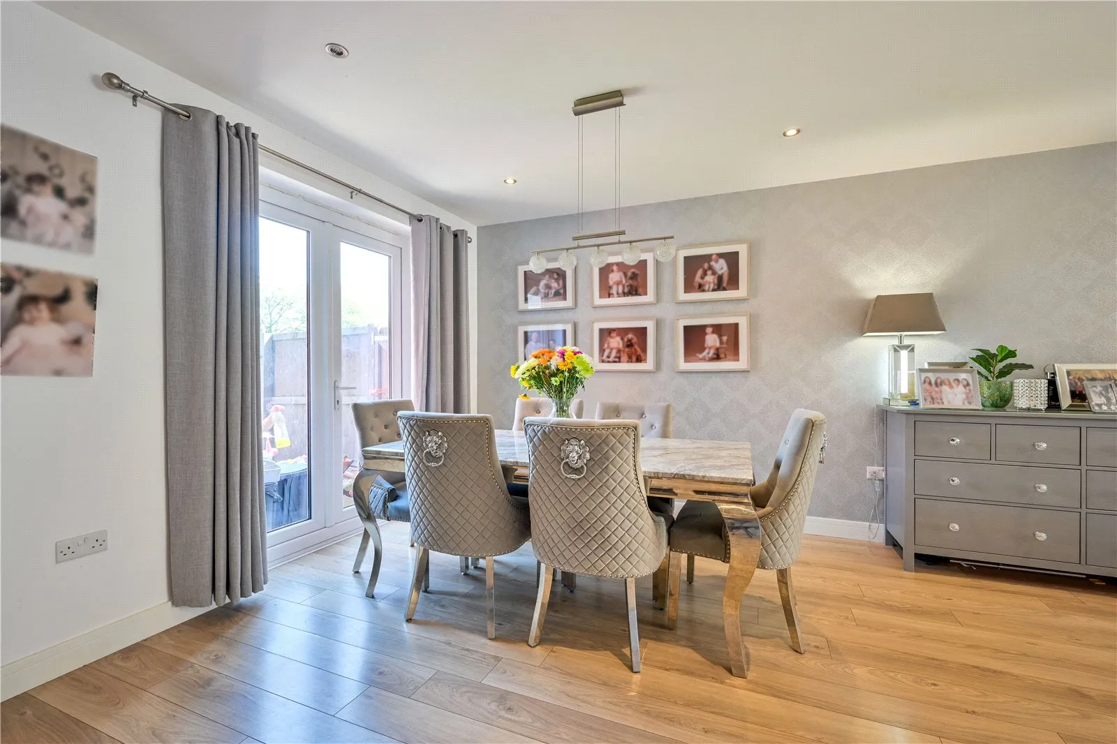 5 bed Detached