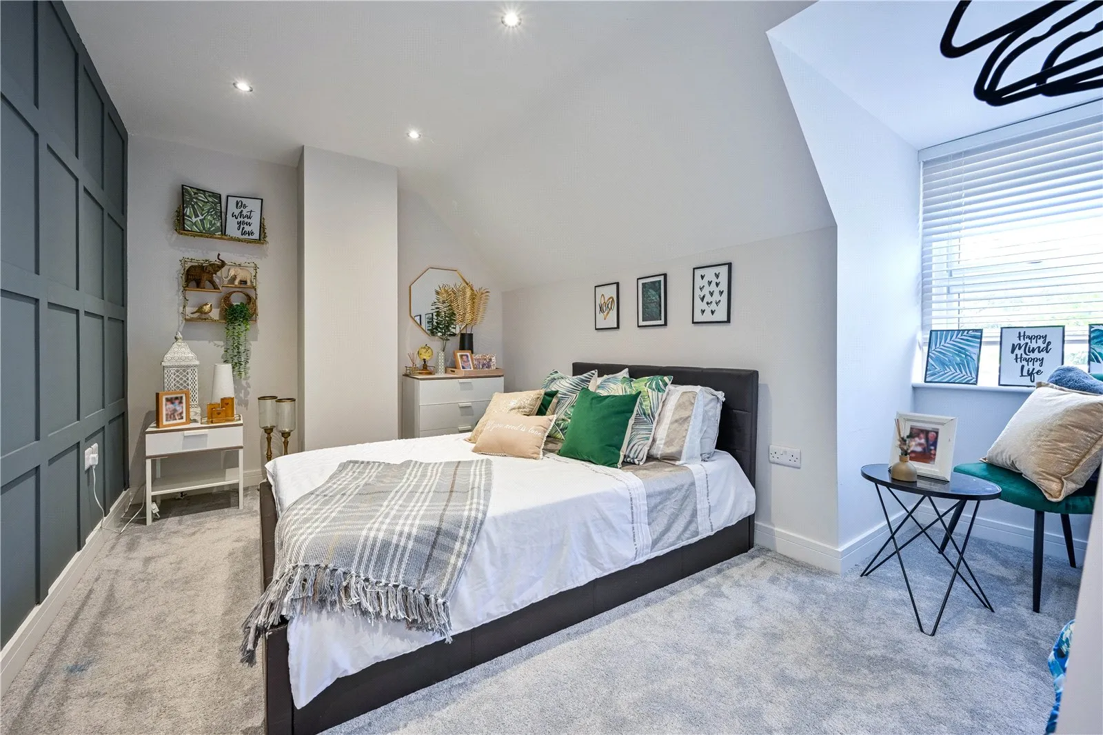 5 bed Detached