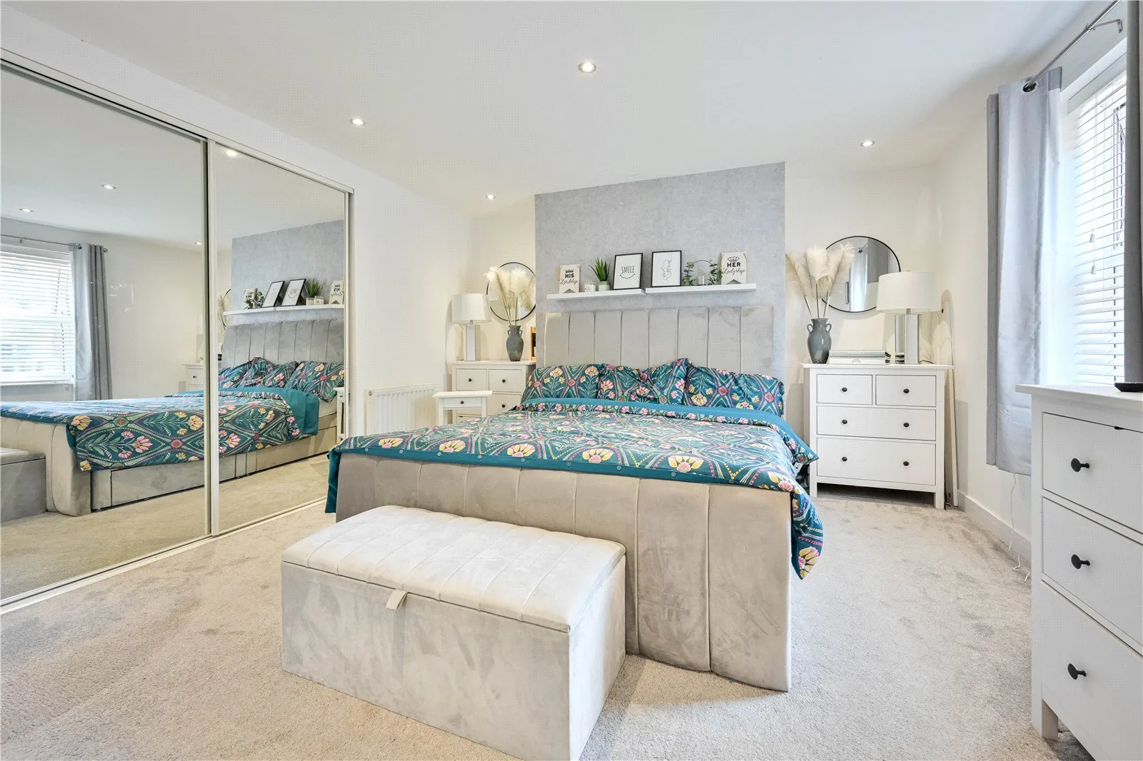 5 bed Detached