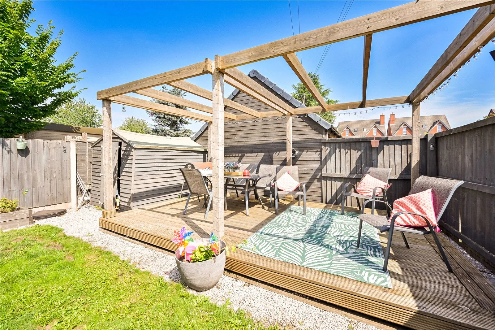 5 bed Detached