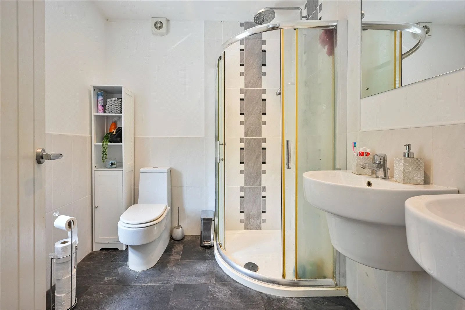 5 bed Detached