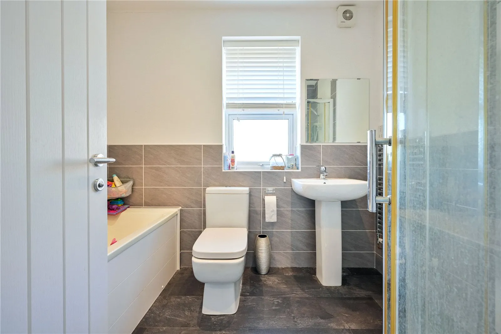 5 bed Detached