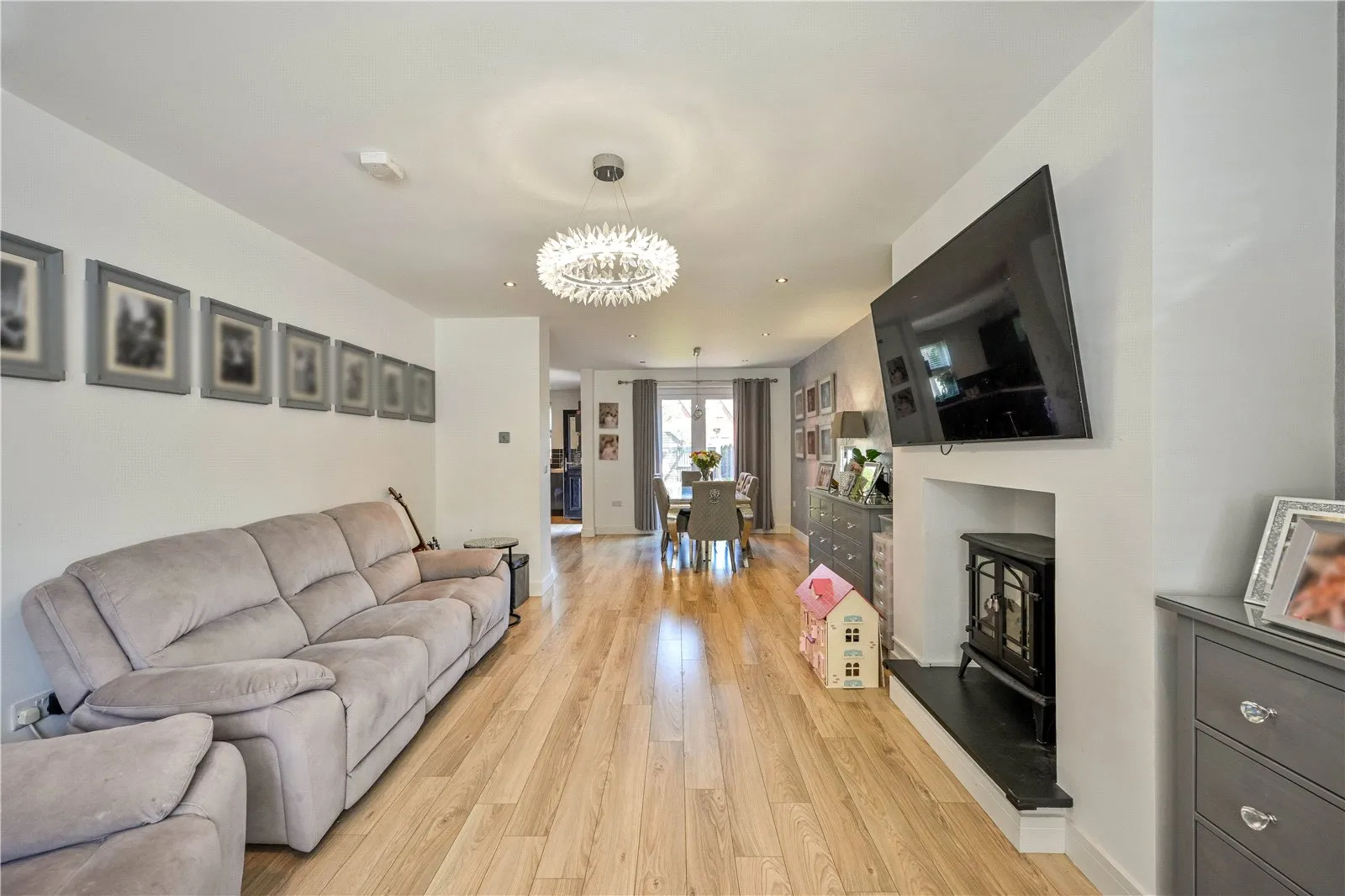 5 bed Detached