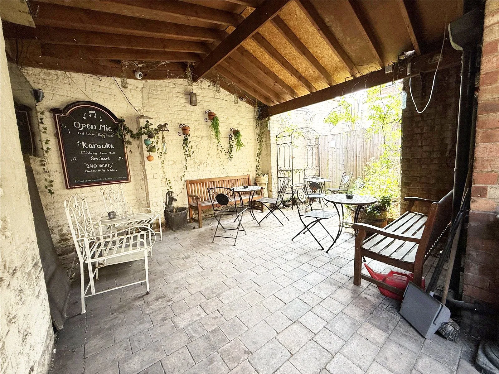 2 bed Pub
